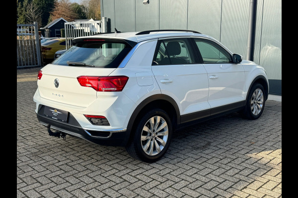 Volkswagen T-Roc 1.0 TSI Style * Navigatie * Stuurverwarming * Trekhaak * Full Led *
