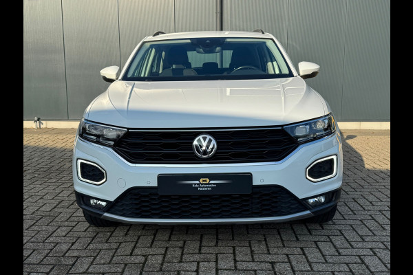Volkswagen T-Roc 1.0 TSI Style * Navigatie * Stuurverwarming * Trekhaak * Full Led *
