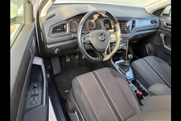 Volkswagen T-Roc 1.0 TSI Style * Navigatie * Stuurverwarming * Trekhaak * Full Led *