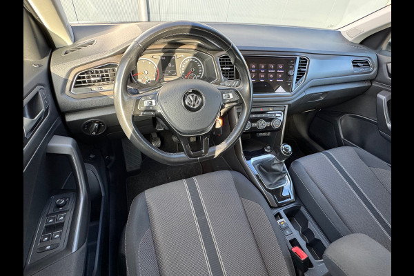 Volkswagen T-Roc 1.0 TSI Style * Navigatie * Stuurverwarming * Trekhaak * Full Led *