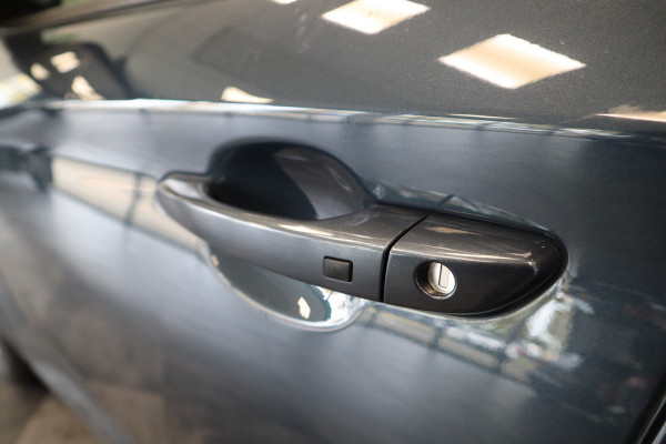 Hyundai Kona EV Fashion 64 kWh ACC Climate PDC Keyless LED