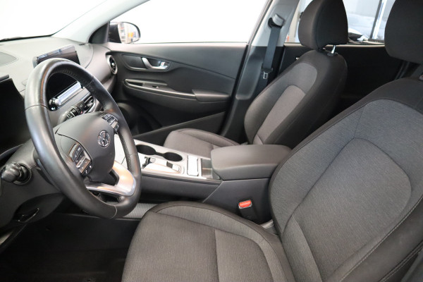 Hyundai Kona EV Fashion 64 kWh ACC Climate PDC Keyless LED