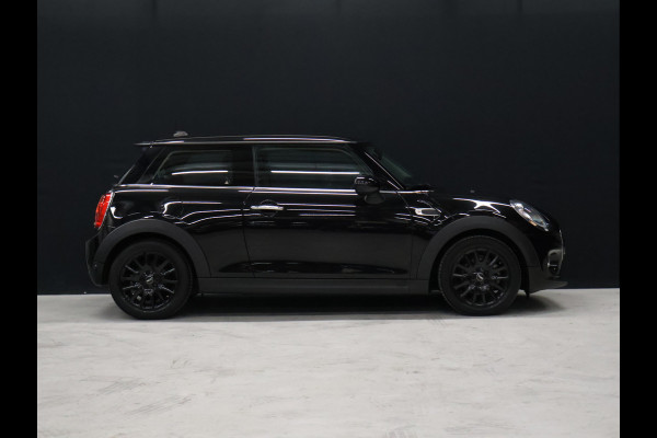 MINI Mini 1.5 Cooper Business [NAVIGATIE, AIRCO, PDC ACHTER, BLUETOOTH, 6-BAK, CRUISE CONTROL, NIEUWSTAAT]