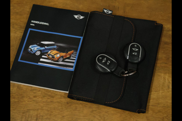 MINI Mini 1.5 Cooper Business [NAVIGATIE, AIRCO, PDC ACHTER, BLUETOOTH, 6-BAK, CRUISE CONTROL, NIEUWSTAAT]