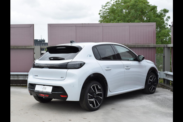 Peugeot e-208 EV GT Avantage 51 kWh NAVI + CARPLAY | ACHTERUITRIJCAMERA MET SENSOREN | E.C.C. | UIT VOORRAAD LEVERBAAR
