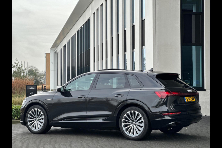 Audi e-tron E-tron 55 quattro advanced 95 kWh S-LINE, panoramadak,21 inch, 2 e eigenaar, nl auto met nationale auto pas