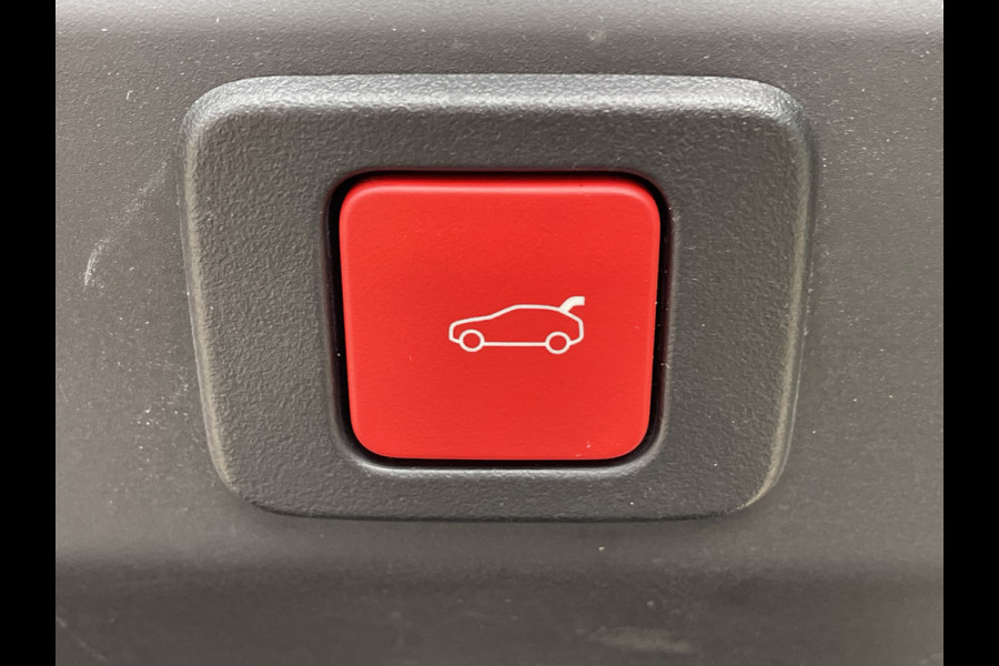 Peugeot 3008 136pk Hybrid GT First Edition (Elektrische Klep - Stoel-/- stuurverwarming - Adaptieve Cruise Controle - Camera - Keyless Entry