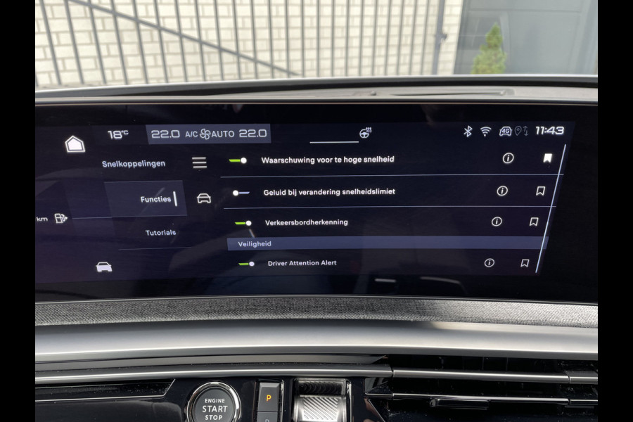 Peugeot 3008 136pk Hybrid GT First Edition (Elektrische Klep - Stoel-/- stuurverwarming - Adaptieve Cruise Controle - Camera - Keyless Entry