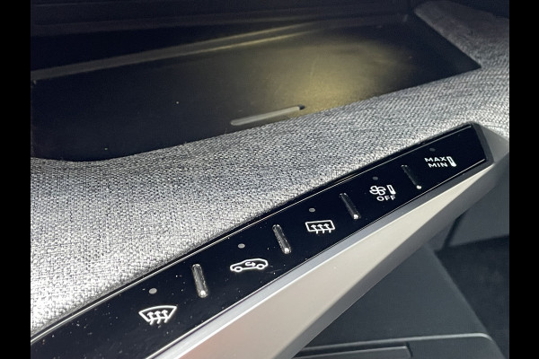 Peugeot 3008 136pk Hybrid GT First Edition (Elektrische Klep - Stoel-/- stuurverwarming - Adaptieve Cruise Controle - Camera - Keyless Entry