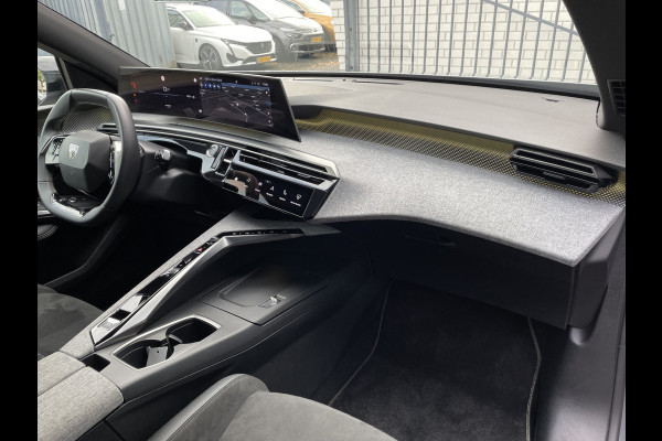 Peugeot 3008 136pk Hybrid GT First Edition (Elektrische Klep - Stoel-/- stuurverwarming - Adaptieve Cruise Controle - Camera - Keyless Entry