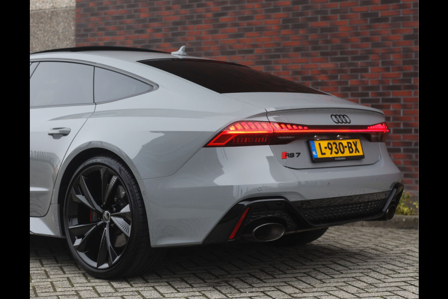 Audi RS7 4.0 TFSI Quattro | Dynamic Plus - Matrix - Rood Design pakket