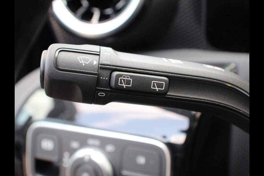 ✅ Mercedes-Benz A-klasse 200 163pk DCT Progressive | DEMO ! | Navigatie Parkeersensoren Camera Cruise Control Stoelverwarming Ledverlichting Climate Control
