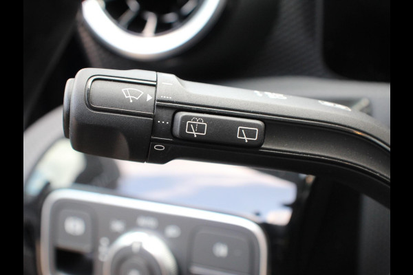 ✅ Mercedes-Benz A-klasse 200 163pk DCT Progressive | DEMO ! | Navigatie Parkeersensoren Camera Cruise Control Stoelverwarming Ledverlichting Climate Control