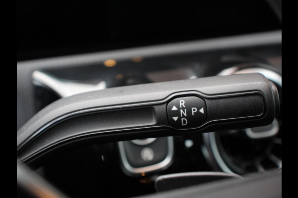 ✅ Mercedes-Benz A-klasse 200 163pk DCT Progressive | DEMO ! | Navigatie Parkeersensoren Camera Cruise Control Stoelverwarming Ledverlichting Climate Control