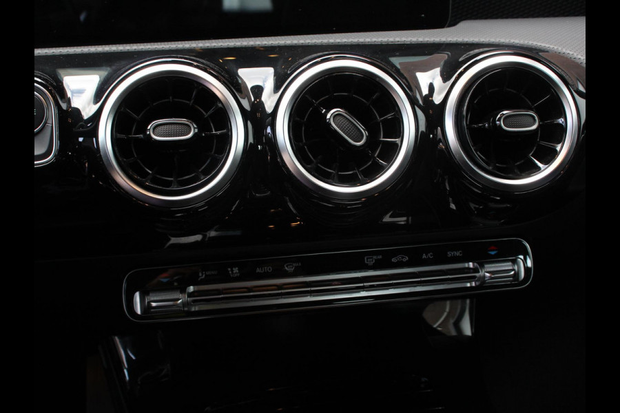 ✅ Mercedes-Benz A-klasse 200 163pk DCT Progressive | DEMO ! | Navigatie Parkeersensoren Camera Cruise Control Stoelverwarming Ledverlichting Climate Control