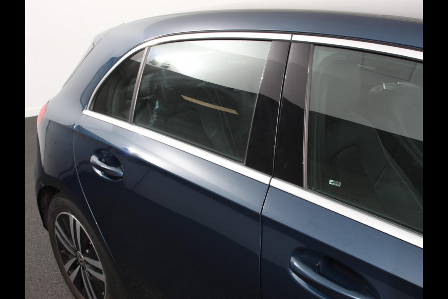 ✅ Mercedes-Benz A-klasse 200 163pk DCT Progressive | DEMO ! | Navigatie Parkeersensoren Camera Cruise Control Stoelverwarming Ledverlichting Climate Control