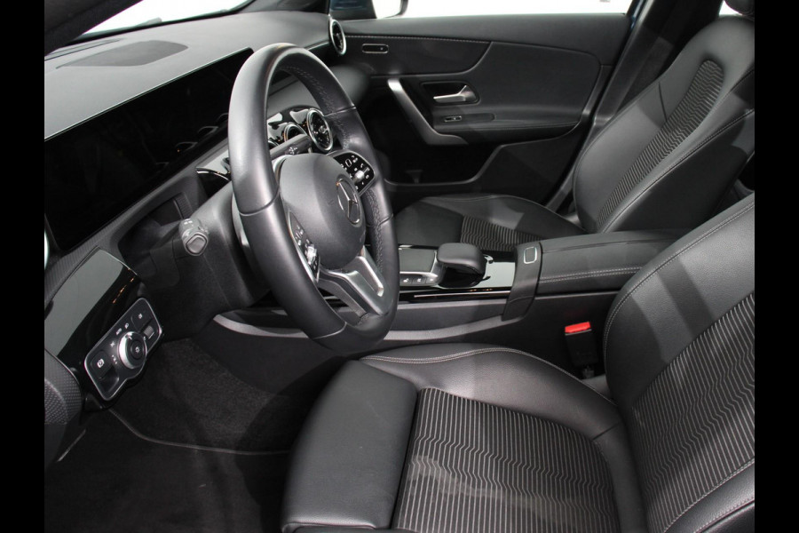 ✅ Mercedes-Benz A-klasse 200 163pk DCT Progressive | DEMO ! | Navigatie Parkeersensoren Camera Cruise Control Stoelverwarming Ledverlichting Climate Control