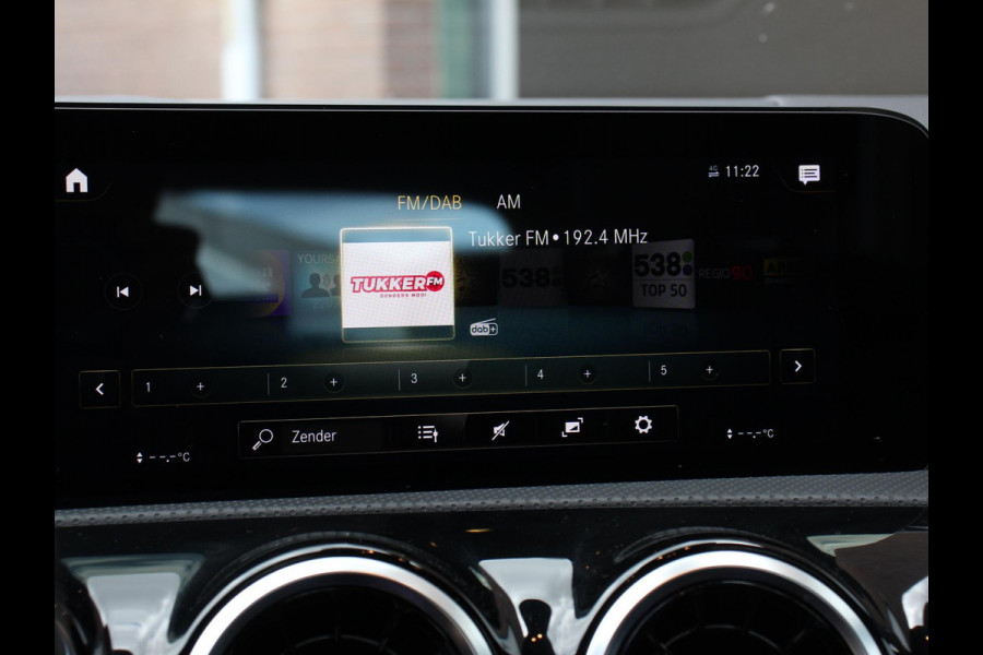 ✅ Mercedes-Benz A-klasse 200 163pk DCT Progressive | DEMO ! | Navigatie Parkeersensoren Camera Cruise Control Stoelverwarming Ledverlichting Climate Control