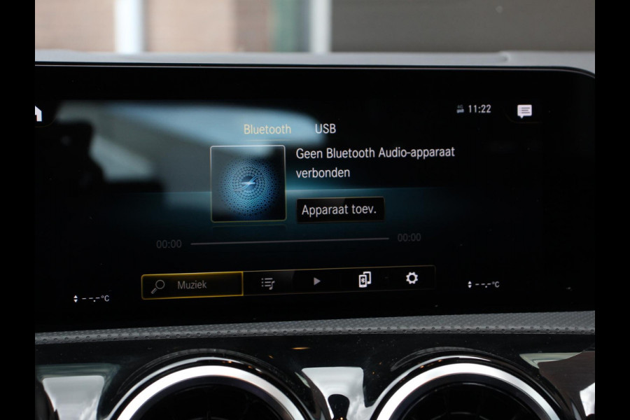 ✅ Mercedes-Benz A-klasse 200 163pk DCT Progressive | DEMO ! | Navigatie Parkeersensoren Camera Cruise Control Stoelverwarming Ledverlichting Climate Control