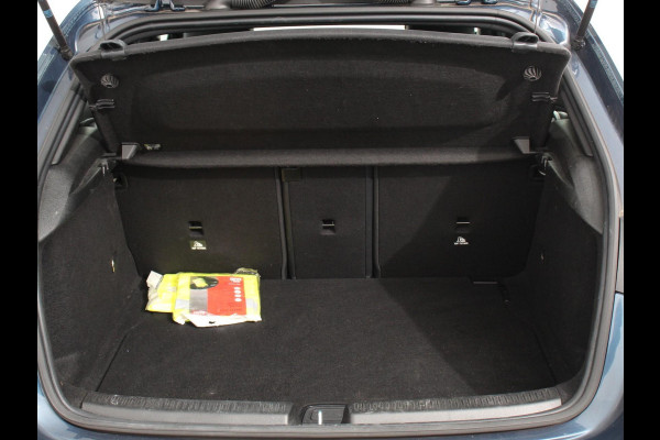 ✅ Mercedes-Benz A-klasse 200 163pk DCT Progressive | DEMO ! | Navigatie Parkeersensoren Camera Cruise Control Stoelverwarming Ledverlichting Climate Control