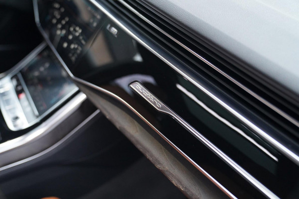 Audi Q8 55 TFSI quattro Pro Line Plus | Stoelverkoeling | Stuurverwarming | Luchtvering | Panorama | Adaptieve Cruise |