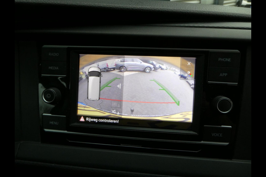 Volkswagen Transporter 2.0tdi L2, 110pk, Airco, Apple Carplay, Camera, PDC, Trekhaak.