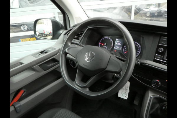 Volkswagen Transporter 2.0tdi L2, 110pk, Airco, Apple Carplay, Camera, PDC, Trekhaak.