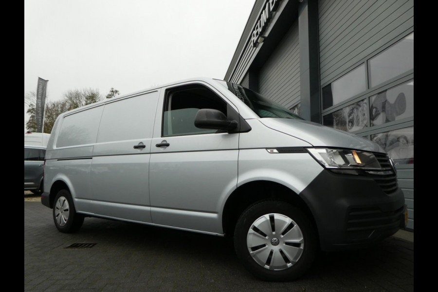Volkswagen Transporter 2.0tdi L2, 110pk, Airco, Apple Carplay, Camera, PDC, Trekhaak.