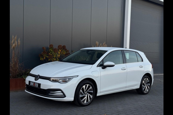 Volkswagen Golf 1.4 eHybrid M22 SFEER NAVI CAMERA PDC IQ LIGHT LED