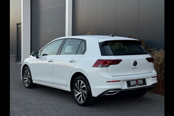 Volkswagen Golf 1.4 eHybrid M22 SFEER NAVI CAMERA PDC IQ LIGHT LED