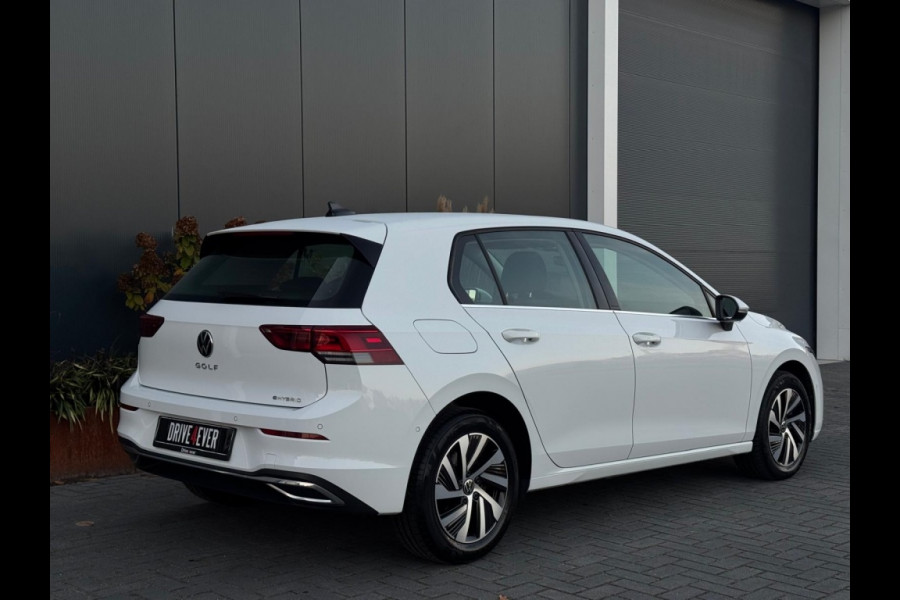 Volkswagen Golf 1.4 eHybrid M22 SFEER NAVI CAMERA PDC IQ LIGHT LED