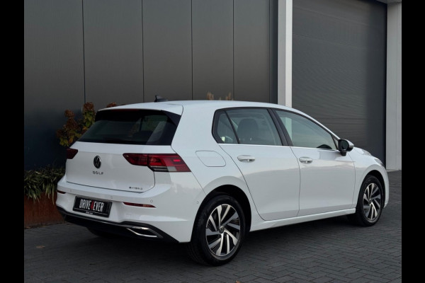 Volkswagen Golf 1.4 eHybrid M22 SFEER NAVI CAMERA PDC IQ LIGHT LED