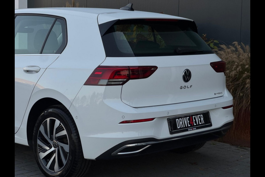 Volkswagen Golf 1.4 eHybrid M22 SFEER NAVI CAMERA PDC IQ LIGHT LED
