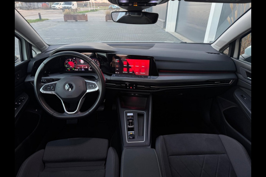 Volkswagen Golf 1.4 eHybrid M22 SFEER NAVI CAMERA PDC IQ LIGHT LED