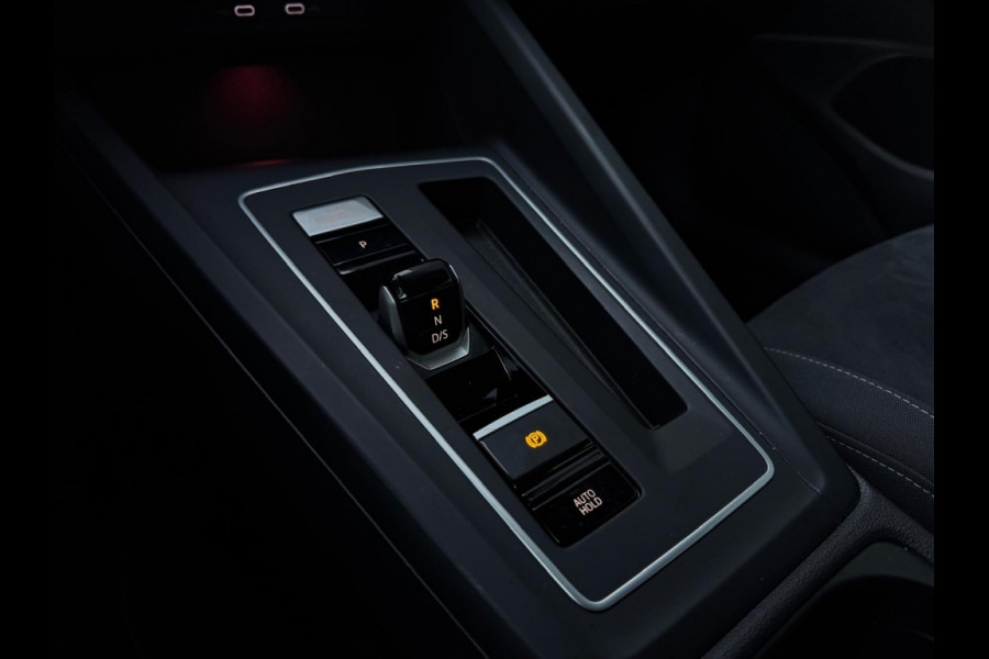 Volkswagen Golf 1.4 eHybrid M22 SFEER NAVI CAMERA PDC IQ LIGHT LED