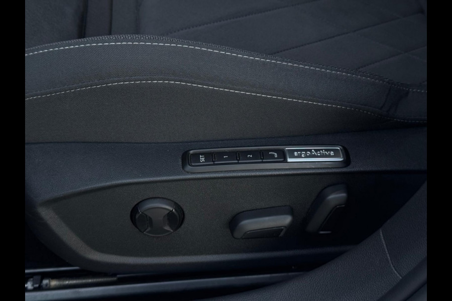 Volkswagen Golf 1.4 eHybrid M22 SFEER NAVI CAMERA PDC IQ LIGHT LED