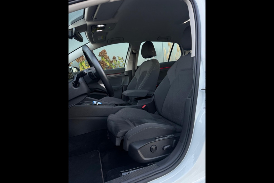 Volkswagen Golf 1.4 eHybrid M22 SFEER NAVI CAMERA PDC IQ LIGHT LED