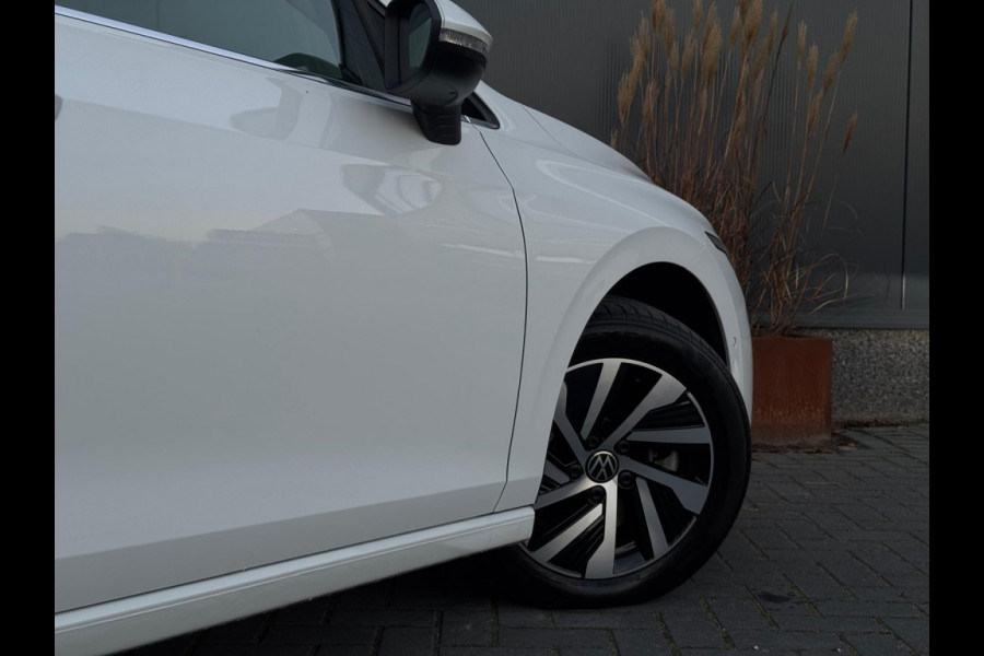 Volkswagen Golf 1.4 eHybrid M22 SFEER NAVI CAMERA PDC IQ LIGHT LED