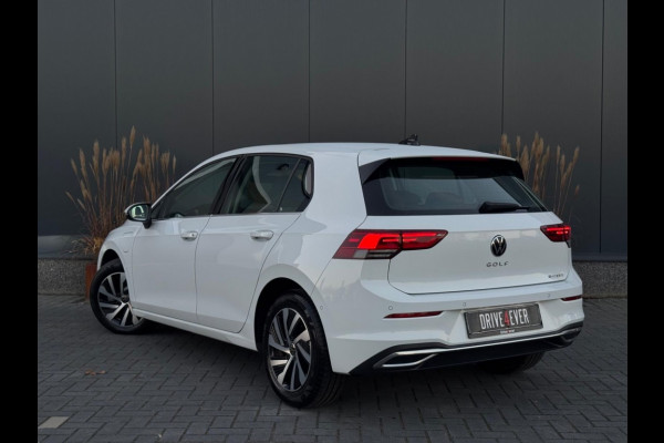 Volkswagen Golf 1.4 eHybrid M22 SFEER NAVI CAMERA PDC IQ LIGHT LED