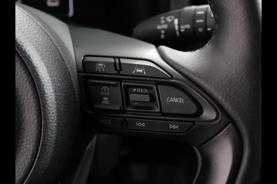 Toyota Yaris Cross 1.5 Hybrid 115 pk Automaat Style Comfort | Navigatie | Apple carplay/Android Auto | Camera | Dab | Full Led | Parkeer sensoren | Climate Control | Lichtmetalen velgen