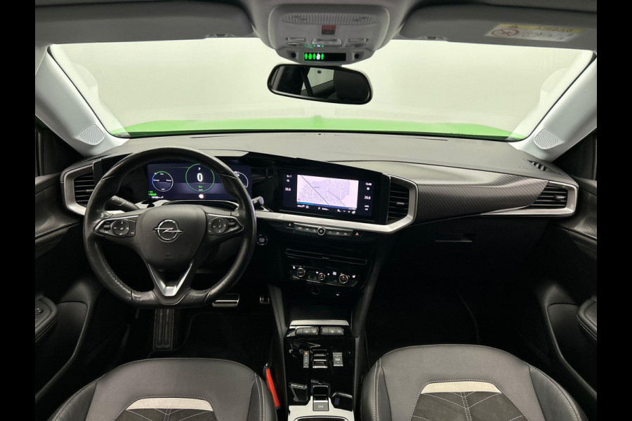 Opel Mokka-e Ultimate 50-kWh 11kw bl. Trekhaak Carplay Camera Adaptieve Cruise Control Stuur/Stoel Verwarming