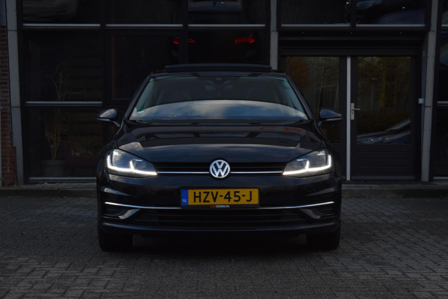 Volkswagen Golf 1.6 TDI Highline Business R Pano ACC Lane Elekstoel