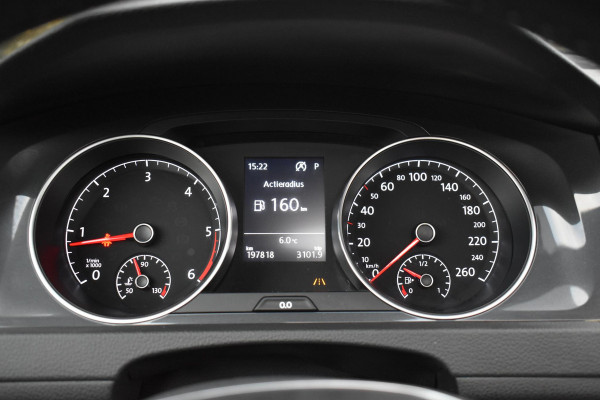 Volkswagen Golf 1.6 TDI Highline Business R Pano ACC Lane Elekstoel