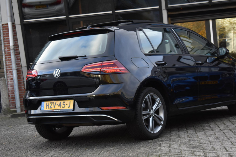 Volkswagen Golf 1.6 TDI Highline Business R Pano ACC Lane Elekstoel