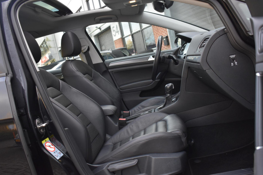 Volkswagen Golf 1.6 TDI Highline Business R Pano ACC Lane Elekstoel