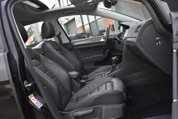 Volkswagen Golf 1.6 TDI Highline Business R Pano ACC Lane Elekstoel