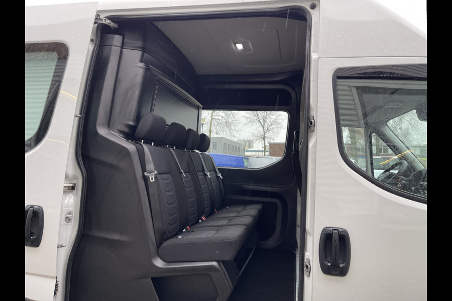 Iveco Daily 35S14V 2.3 410 L4H2 automaat / dubbel cabine 7 persoons / vaste prijs rijklaar € 29.950 ex btw / lease €/ cruise en climate control / trekhaak 3500 kg / euro 6 / bpm vrij