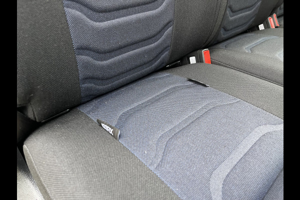 Iveco Daily 35S14V 2.3 410 L4H2 automaat / dubbel cabine 7 persoons / vaste prijs rijklaar € 29.950 ex btw / lease €/ cruise en climate control / trekhaak 3500 kg / euro 6 / bpm vrij