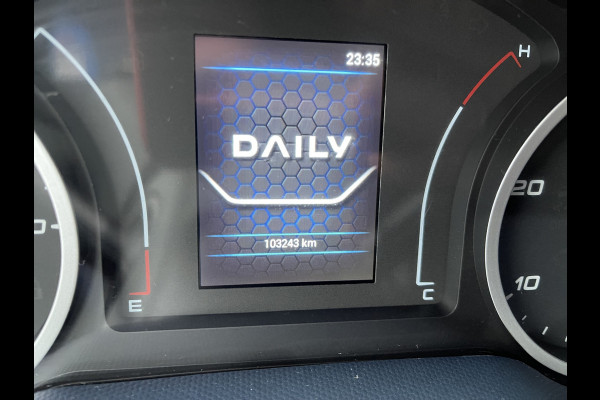 Iveco Daily 35S14V 2.3 410 L4H2 automaat / dubbel cabine 7 persoons / vaste prijs rijklaar € 29.950 ex btw / lease €/ cruise en climate control / trekhaak 3500 kg / euro 6 / bpm vrij