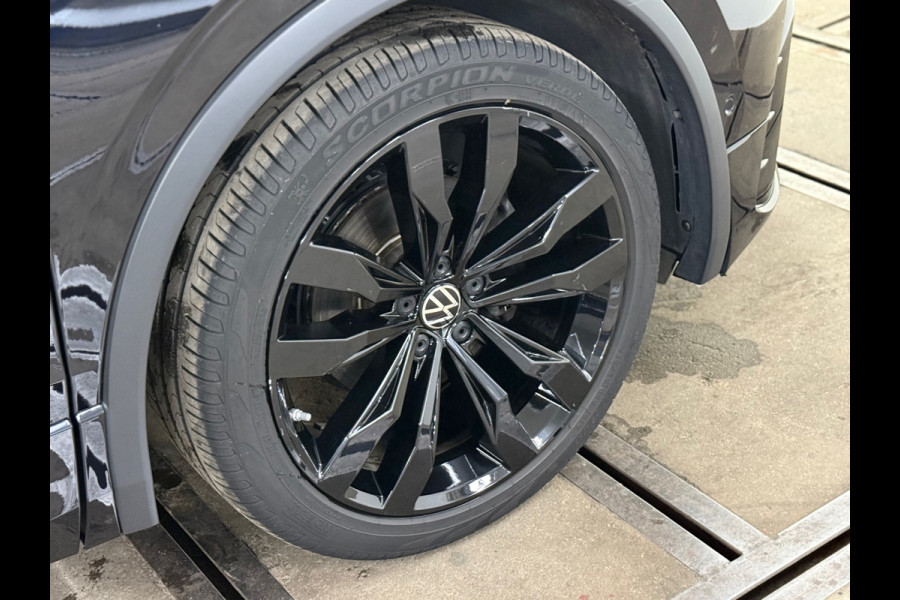 Volkswagen Tiguan 1.5 TSI R-Line | Vol leer | Harman/Kardon | HUD | Navi | Memory | Adaptive Cruise | DAB | Carplay | 20' inch